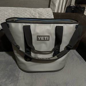 Yeti hopper 40 soft cooler under $250